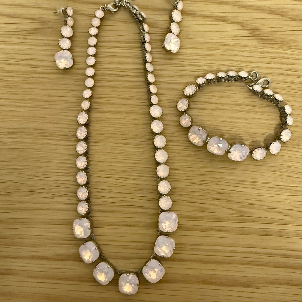Stunning light Pink Jewelry Set